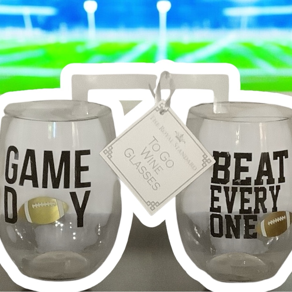 Game Day Fun! 4- Heavy duty reusable plastic wine glass set. NWT